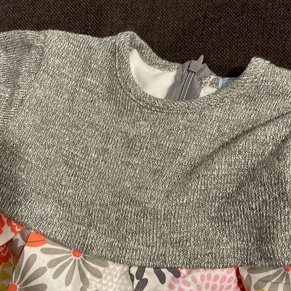 Adorable top - Picture 2 of 3